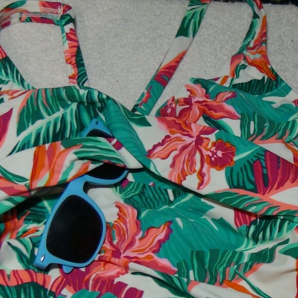 Kona Sol Women's Swimsuit Tummy Control Tropical Print Front Wrap M,L , XL - Picture 6 of 16